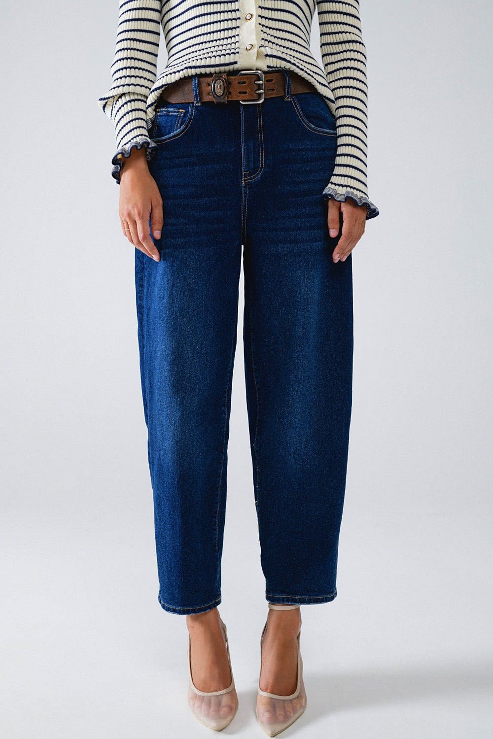 Q2 Wide Leg Mom Jeans In Mid Wash