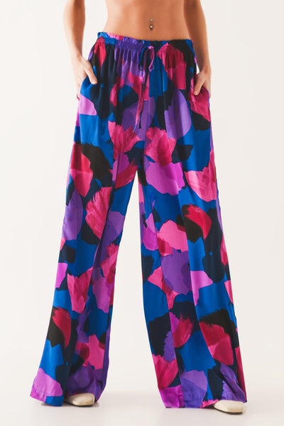 Wide leg pants in purple floral