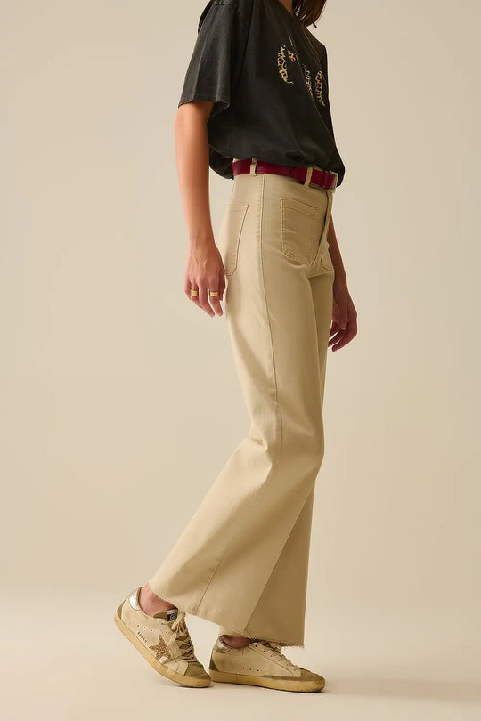 wide leg pants with front pockets in beige - Jeans