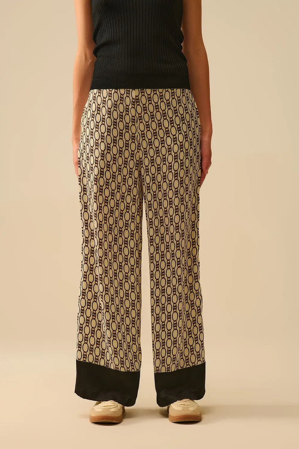 Q2 Wide-Leg Printed Pants with Chain Motif