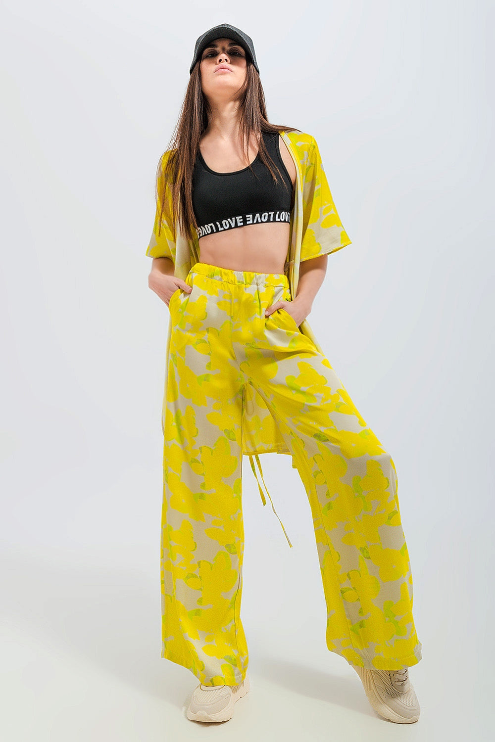 Q2 Wide leg trousers in yellow floral