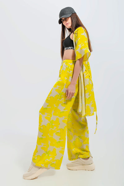 Wide leg trousers in yellow floral