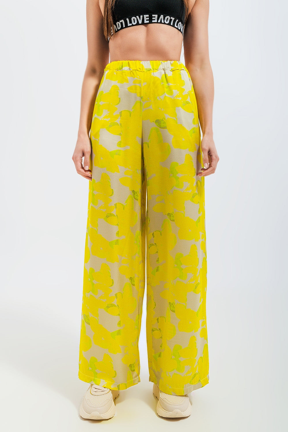 Wide leg trousers in yellow floral