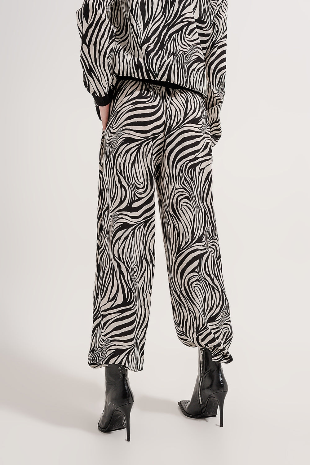 Wide leg trousers in zebra print