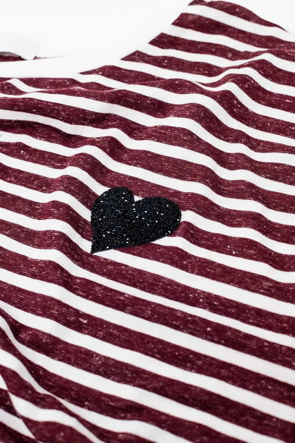 wide striped burgundy t-shirt with sequin heart decoration - One Size / Red - Tops