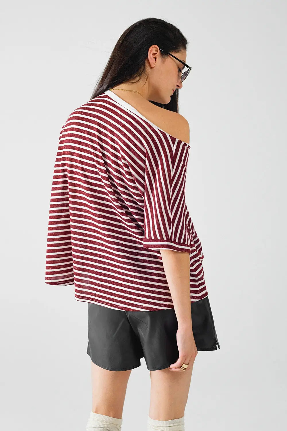 wide striped burgundy t-shirt with sequin heart decoration - One Size / Red - Tops