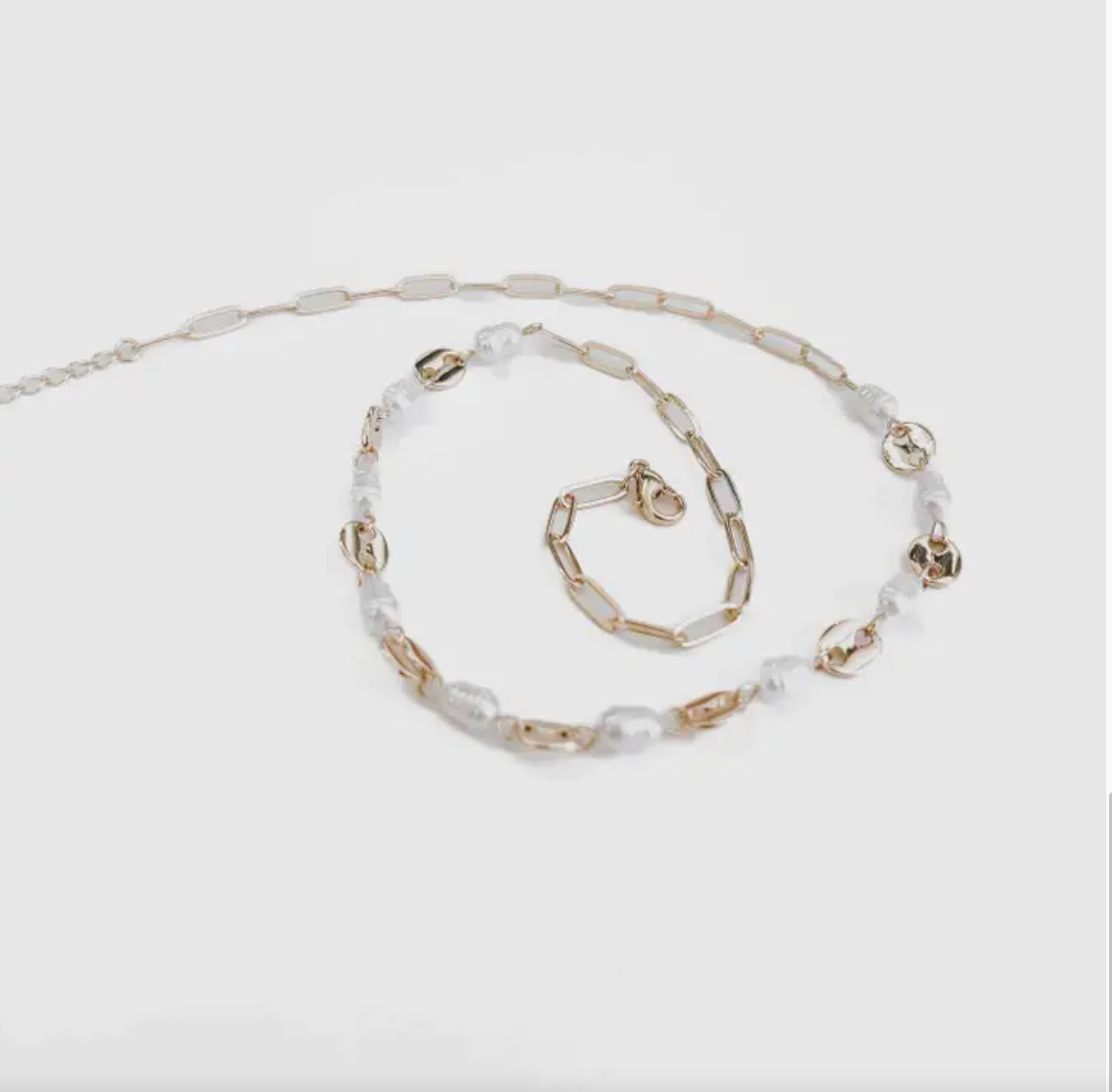Perla Pearl Oval Chain Necklace